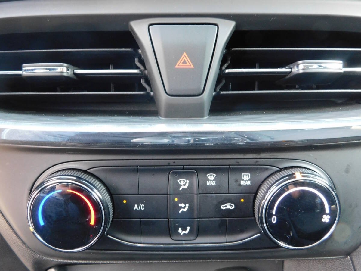 Used 2025 Buick Encore GX Preferred FWD image 13