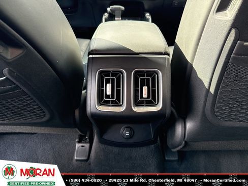 Used 2025 Kia Sorento S image 25