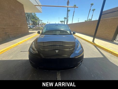 Used 2022 Tesla Model Y Performance AWD/4WD image 2