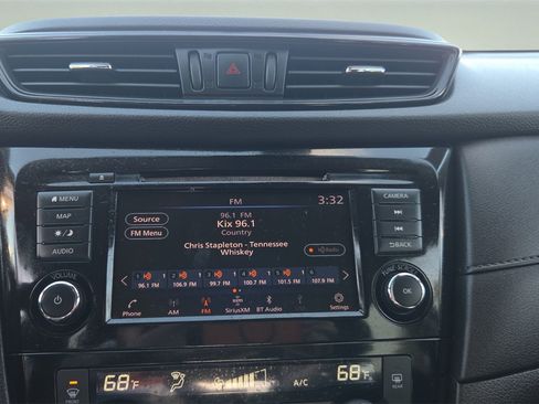 Used 2019 Nissan Rogue SV w/ Premium Package image 10