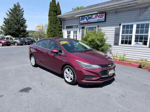Used 2016 Chevrolet Cruze LT w/ Convenience Package FWD image 2