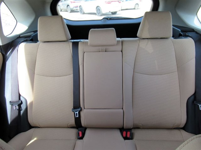 Used 2021 Toyota RAV4 LE FWD image 14