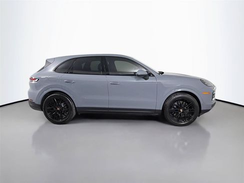 Certified 2026 Porsche Cayenne AWD/4WD image 8