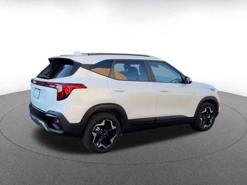 Used 2025 Kia Seltos S image 12