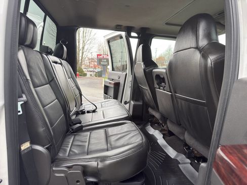 Used 2010 Ford F350 Lariat image 10