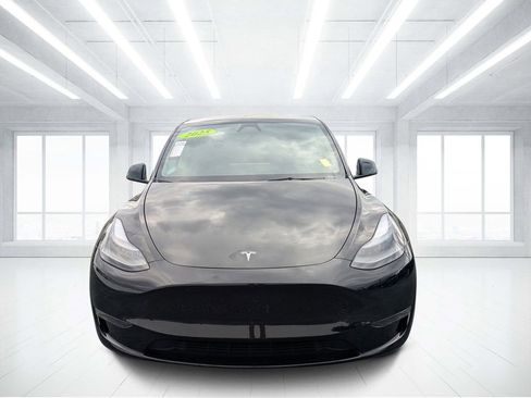 Used 2024 Tesla Model Y Performance image 8