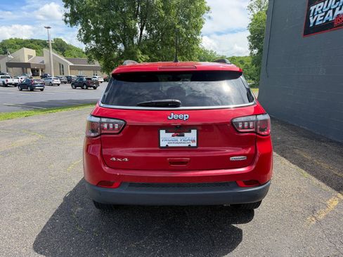 Used 2019 Jeep Compass Latitude w/ Cold Weather Group AWD/4WD image 4