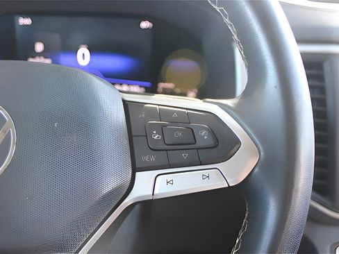 Used 2023 Volkswagen Atlas SE image 16