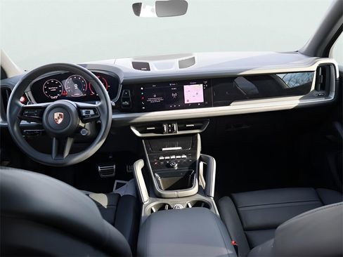 Used 2026 Porsche Cayenne S image 18