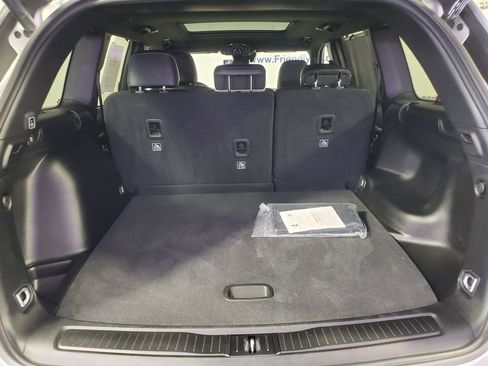 Used 2025 Jeep Grand Cherokee Limited w/ Luxury Tech Group II AWD/4WD image 32