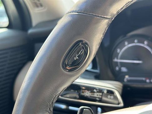 Used 2022 Lincoln Corsair AWD w/ Premium Package image 18