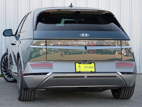 Used 2022 Hyundai Ioniq 5 Limited image 5