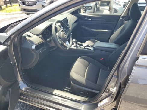 Certified 2024 Nissan Altima 2.5 SV FWD image 12