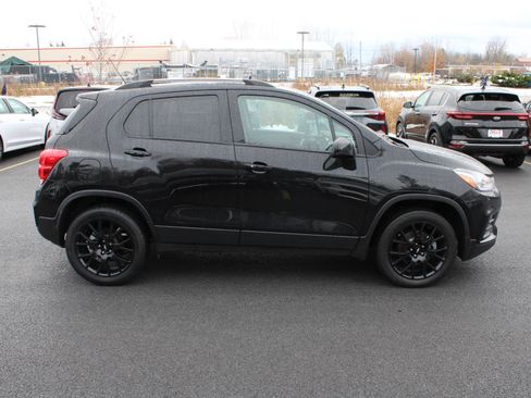 Used 2022 Chevrolet Trax LT w/ Premium Seat Package image 4