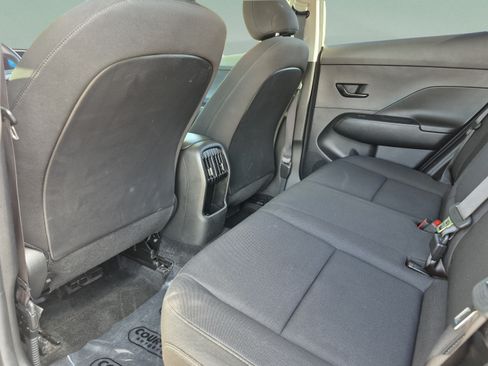 Used 2025 Hyundai Kona SEL FWD image 15