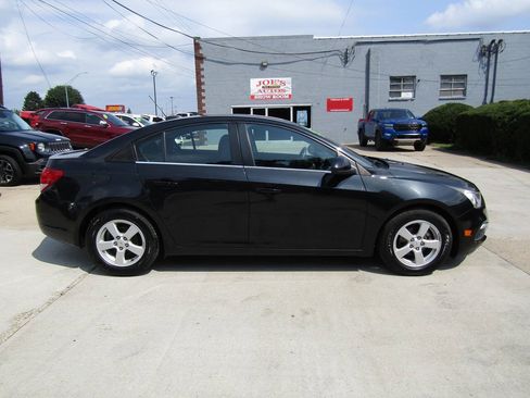 Used 2016 Chevrolet Cruze LT FWD image 4