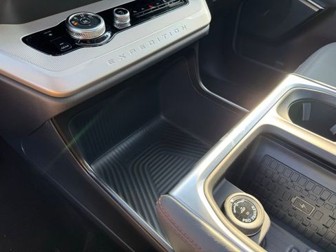 New 2025 Ford Expedition Active image 24