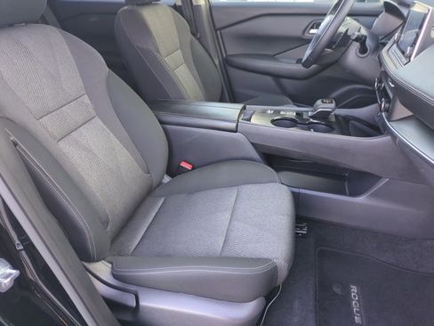 Used 2025 Nissan Rogue SV image 20