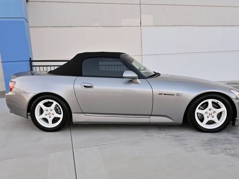 Used 2001 Honda S2000 image 12