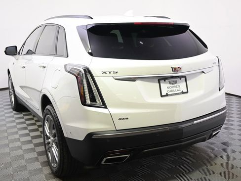 Certified 2025 Cadillac XT5 Sportv w/ Technology Package AWD/4WD image 4