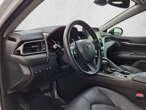 Used 2021 Toyota Camry XSE FWD image 11
