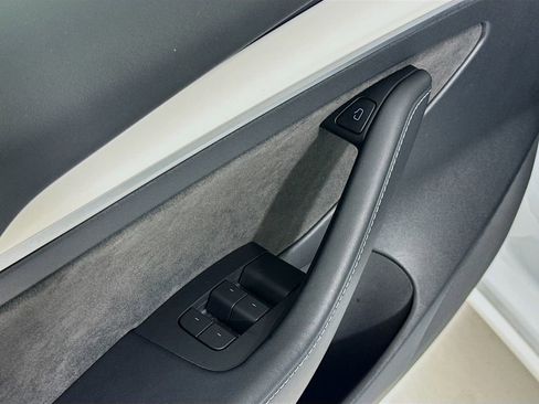 Used 2022 Tesla Model 3 image 16