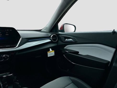 New 2026 Chevrolet Trax LT w/ LPO, Blackout Package image 23