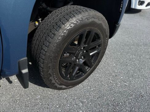 Used 2024 Chevrolet Silverado 1500 Custom Trail Boss w/ LPO, Dark Essentials Package image 10