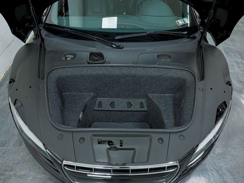 Used 2011 Audi R8 V10 image 3