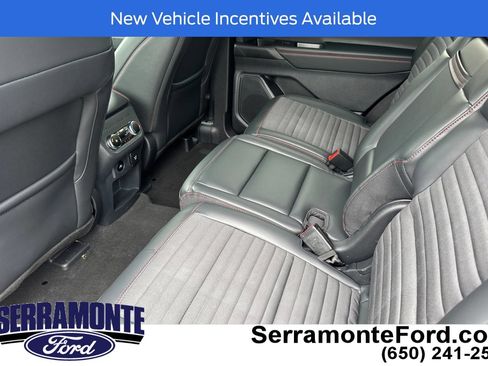 Used 2026 Ford Explorer ST-Line w/ ST-Line Street Pack AWD/4WD image 13