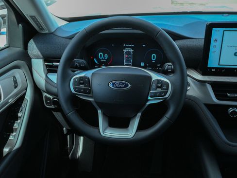 New 2026 Ford Explorer Active RWD image 6