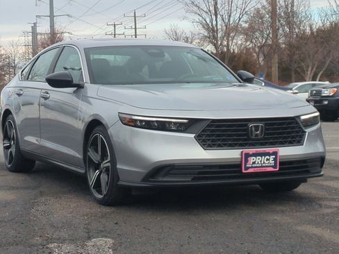 Used 2023 Honda Accord Sport image 3