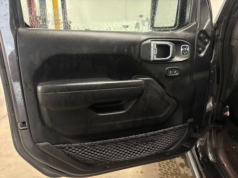 Used 2024 Jeep Wrangler Unlimited Rubicon 4xe AWD/4WD image 11