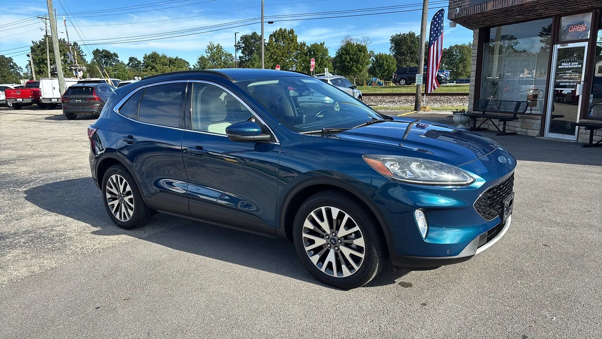Used 2020 Ford Escape Titanium AWD/4WD image 19