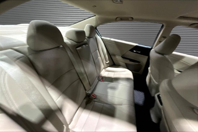 Used 2017 Honda Accord Touring image 24