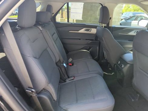 Used 2025 Ford Explorer Active AWD/4WD image 21
