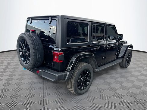 Used 2023 Jeep Wrangler Unlimited Sahara w/ Cold Weather Group AWD/4WD image 6