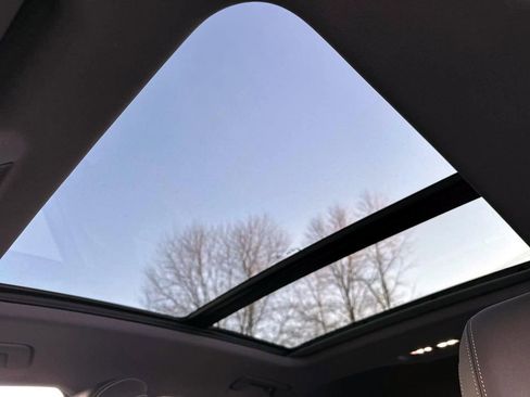 Used 2025 Audi Q4 e-tron Premium w/ Convenience Package image 27