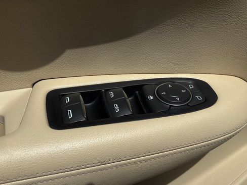 Used 2018 Cadillac XT5 FWD image 9