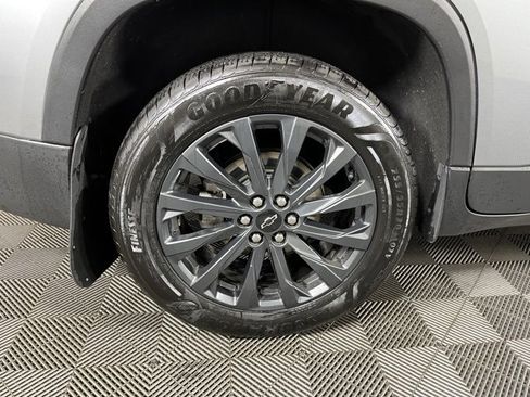 Used 2023 Chevrolet Traverse RS image 12