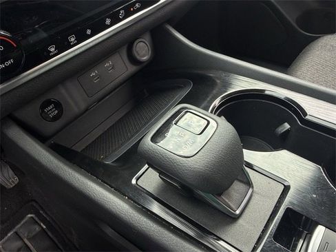 Used 2024 Nissan Rogue SV image 19