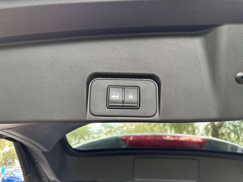 Used 2025 Nissan Rogue SV AWD/4WD image 23