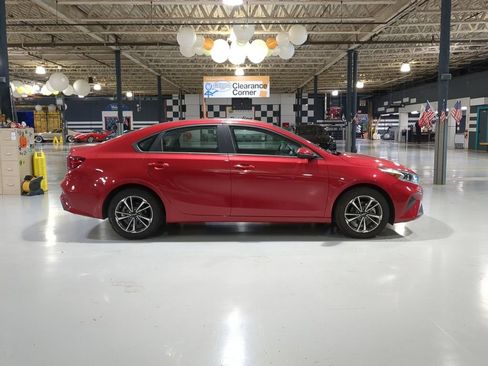 Used 2023 Kia Forte LXS w/ LXS Technology Package FWD image 7