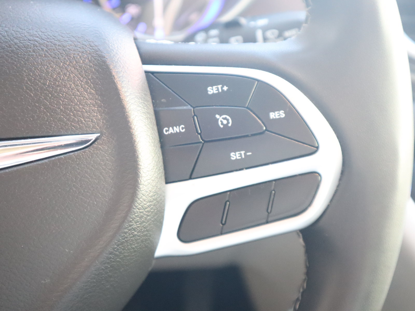 Used 2024 Chrysler Voyager LX FWD image 31