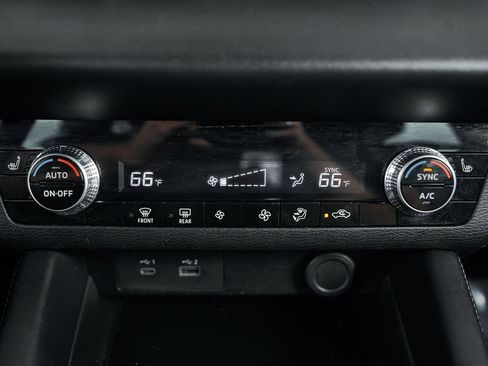 Used 2023 Mitsubishi Outlander SE image 43