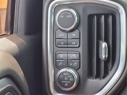 Used 2022 GMC Sierra 3500 Denali w/ Denali Ultimate Package AWD/4WD image 17
