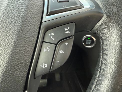 Used 2017 Ford Edge SEL image 36