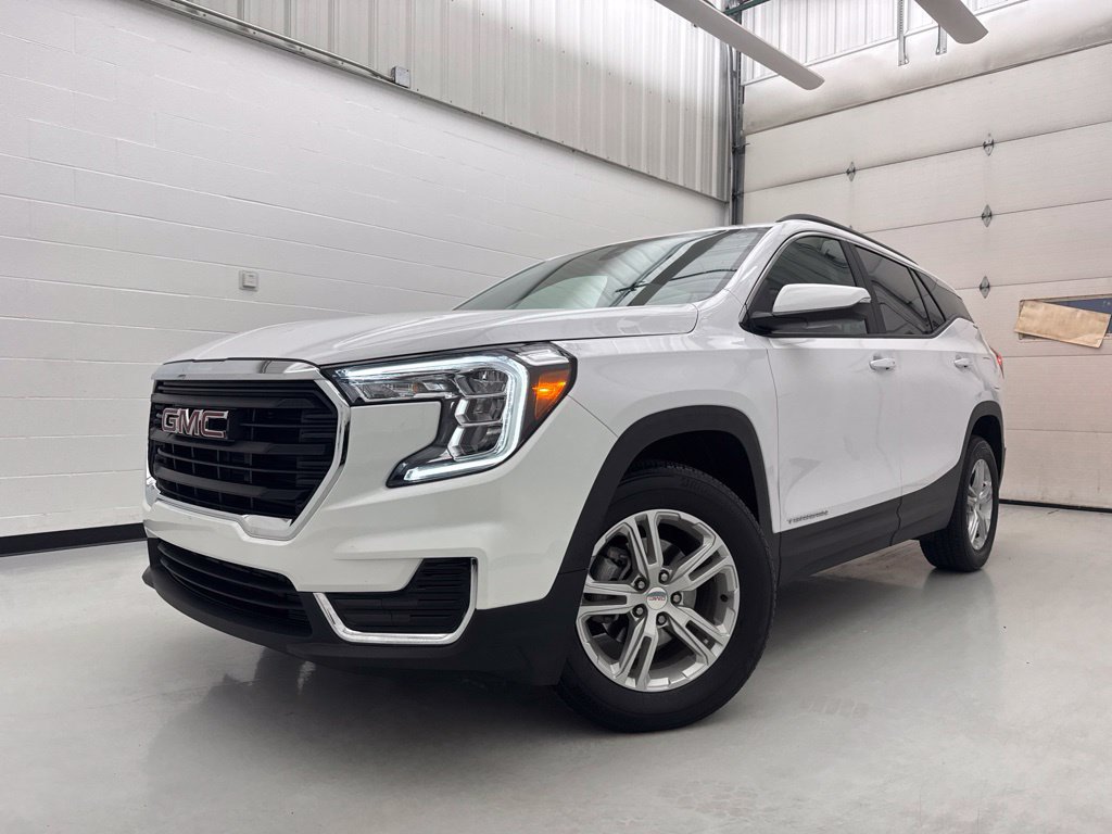 Used 2023 GMC Terrain SLE w/ Driver Convenience Package AWD/4WD image 3