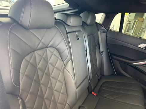 Used 2024 BMW X6 M60i w/ Climate Comfort Package image 30