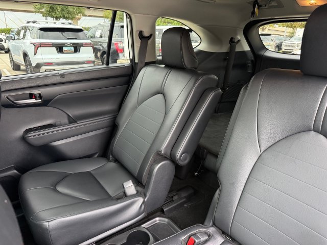 Used 2026 Toyota Highlander XLE AWD/4WD image 27